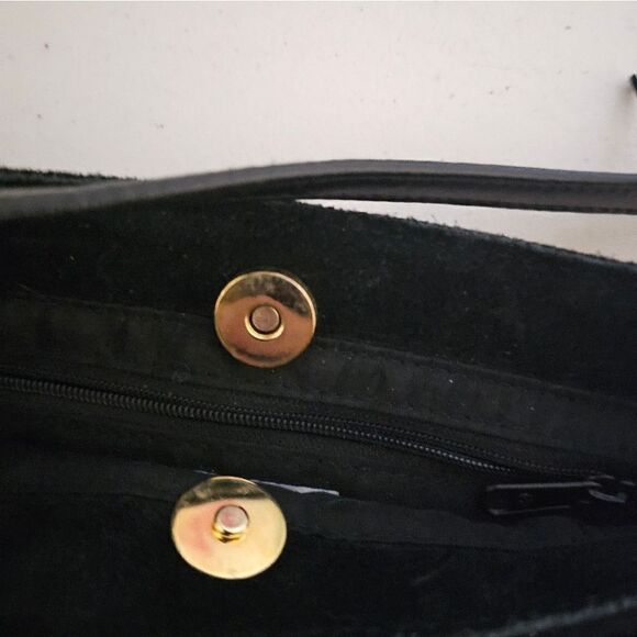 Q & A black leather purse strap 20" fringe Pre-owned - Picture 4 of 6